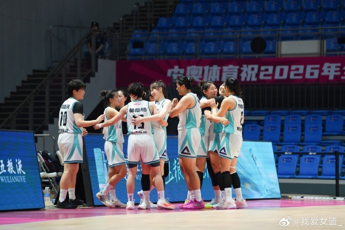北京女篮13记三分轻取上海 四川全员得分大胜 福建三叉戟69分险胜北大
