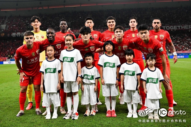 海港三球被吹 主场0-1泰山 海港三球被吹 主场0-1泰山