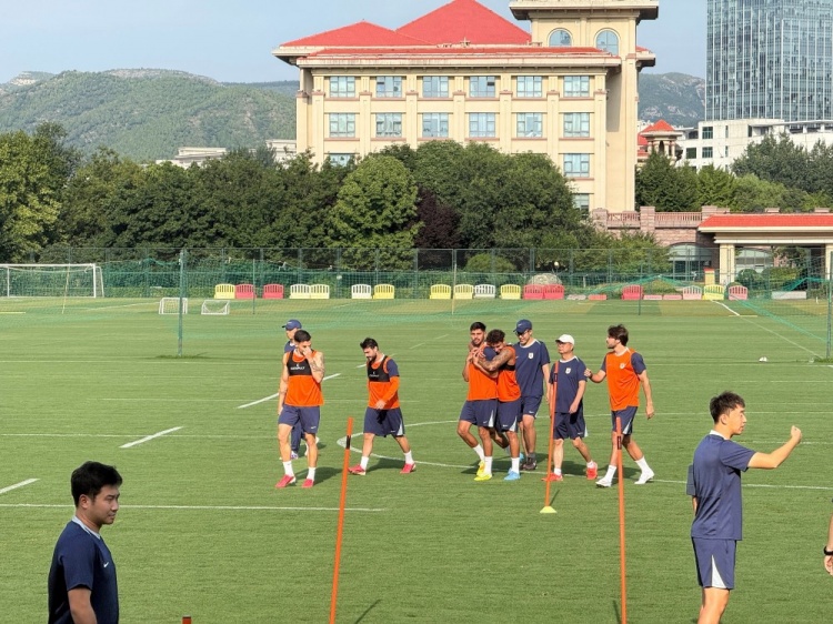 王大雷陈泽仕王彤缺席泰山赛前合练，李源一回归