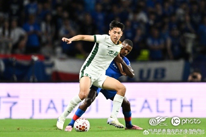 北京国安客场3-0完胜上海申花 侯森多次扑救