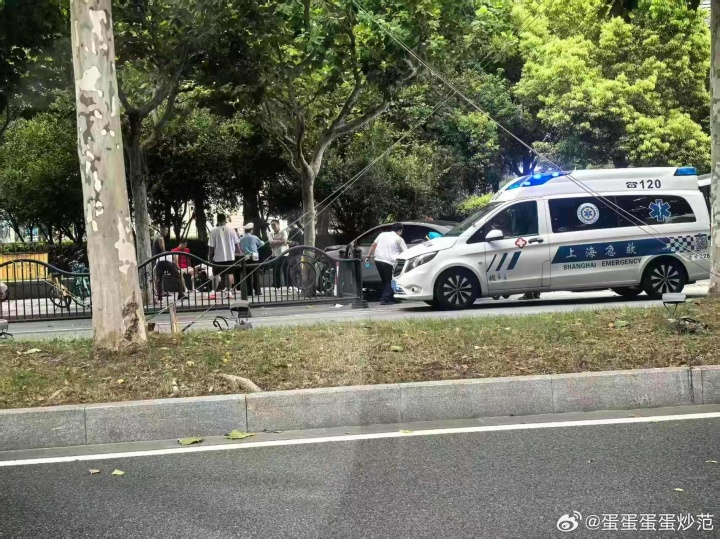 海港官方：吾米提江赛前意外遭遇车祸，具体伤情待进一步诊断
