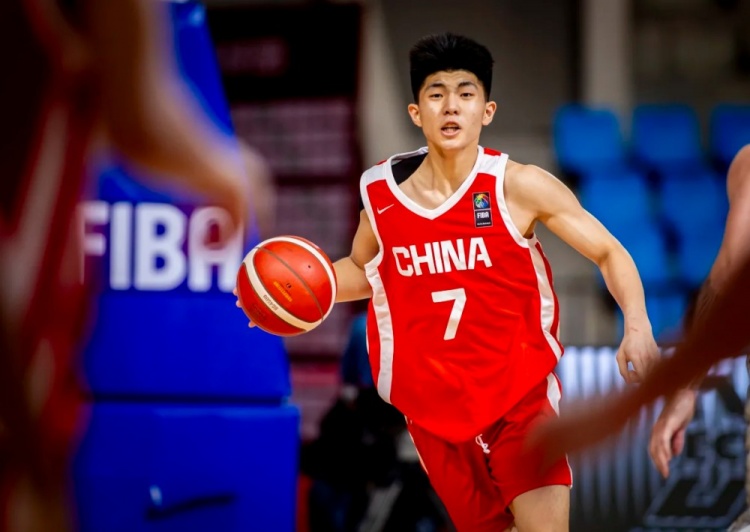 媒体人:中国U18男篮与澳大利亚的身体确实有差 实力差距也在那 媒体人:中国U18男篮与澳大利亚的身体确实有差 实力差距也在那
